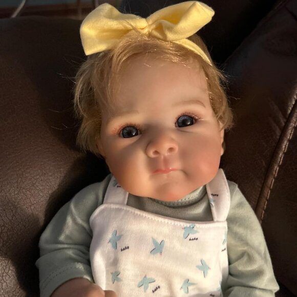 🆕18-Inch Realistic Baby with Blonde Hair and Weighted Cloth Body Toddler Girls - Picture 4 of 13